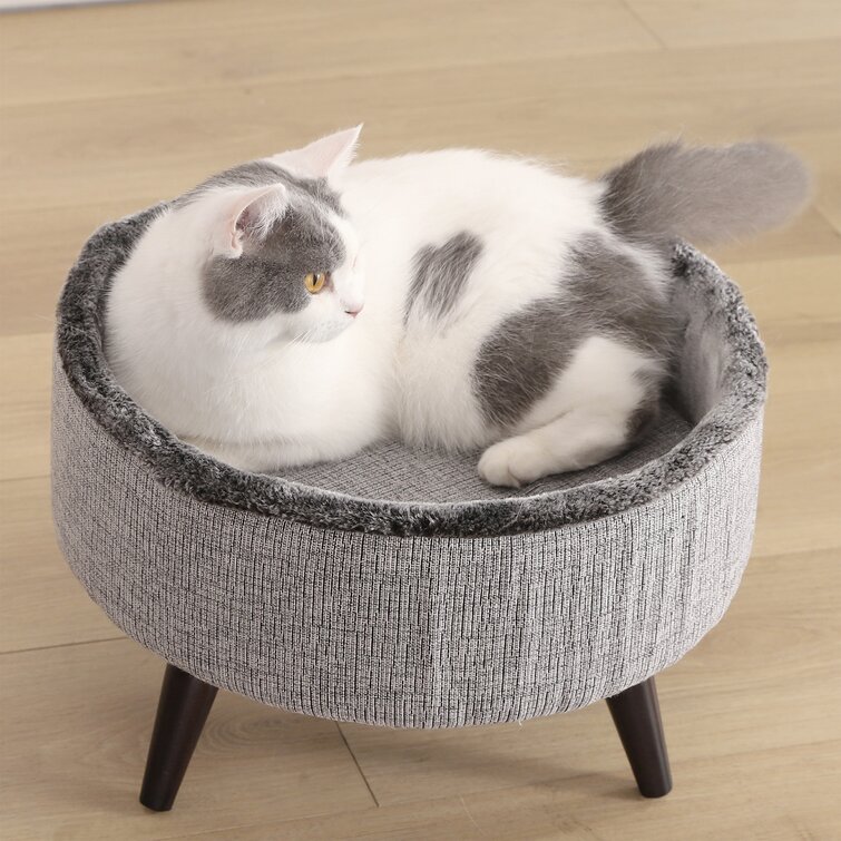 Cat bed with top legs